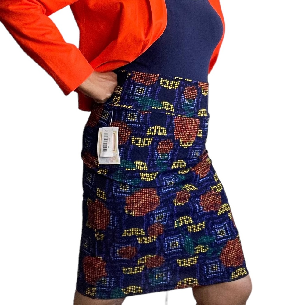 Lula Roe Cassie Multi-colored  Print Pencil Skirt Size M. NWT